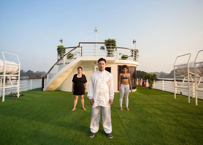 Mon Cheri Cruises  Hạ Long