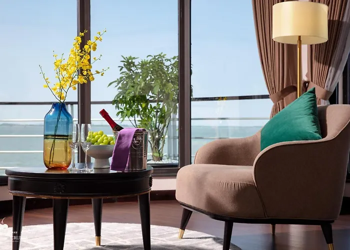 Mon Cheri Cruises Hạ Long