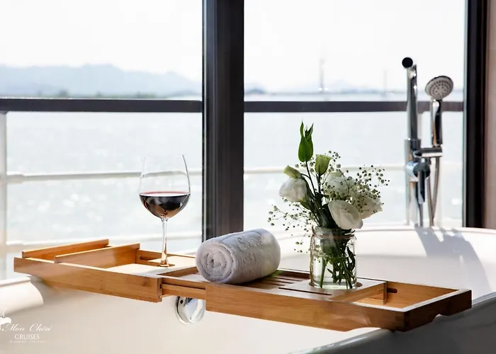  Mon Cheri Cruises Hạ Long
