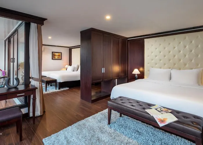 Mon Cheri Cruises 5*
